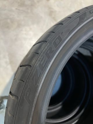 Neumáticos Pirelli PZERO R19 casi nuevos