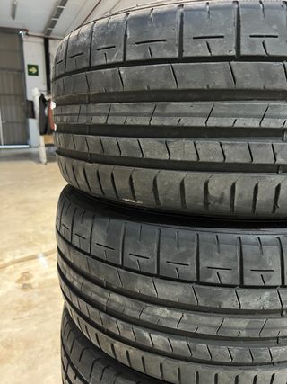 Neumáticos Pirelli PZERO R19 casi nuevos