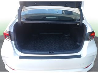 Toyota Corolla 140H Business 103 kW (140 CV)