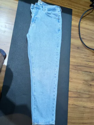 Pantalón vaquero azul claro hombre