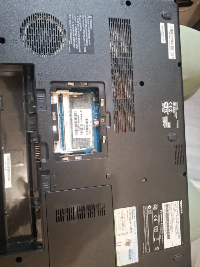 Portátil Toshiba Satellite L500-22R