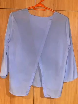 Blusa azul manga larga