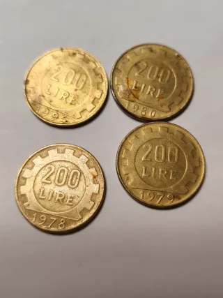 4 Monete 200 Lire Italia