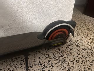 Patinete Xiaomi Go 4 con cargador