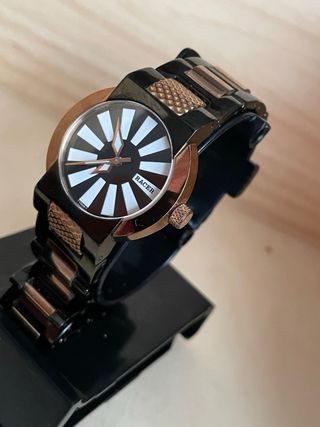 Reloj RACER Negro y Dorado