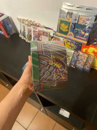 Lata Pokémon Gallade V 2022 🇪🇸