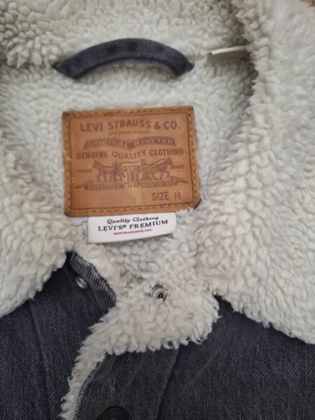 Giubbino Levi's Grigio con Pelliccia