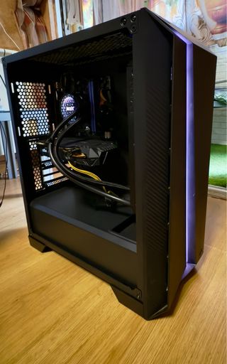 PC Gaming Negro con Luz Frontal RGB