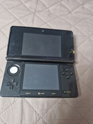 Nintendo 3DS Edición Zelda Negra y Dorada