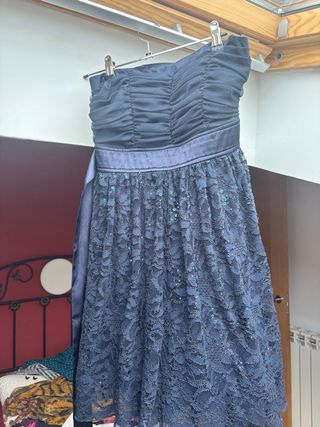 Vestido de fiesta azul con lentejuelas