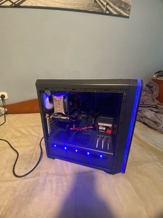 Ordenador Gaming Negro con Luces Verdes