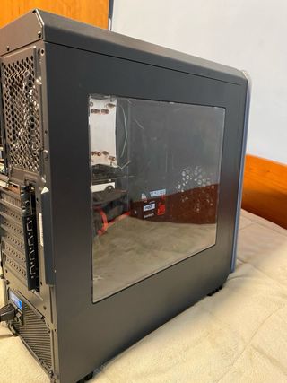 Ordenador Gaming Negro con Luces Verdes