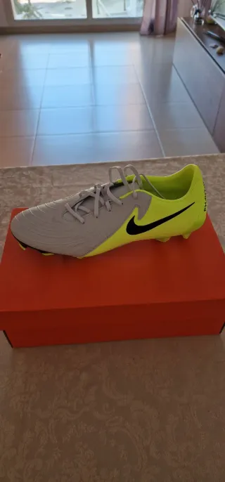 Zapatillas Nike Phantom Gris y Amarillo