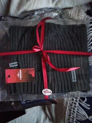 Sciarpa e berretto Charro verde scuro nuovissimo