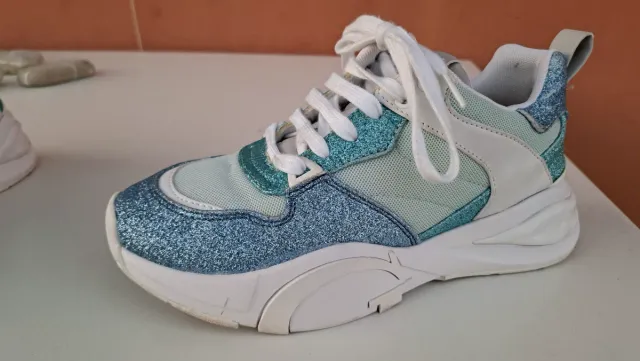 Guess Scarpe Sportive Donna Tg. 37