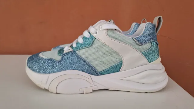 Guess Scarpe Sportive Donna Tg. 37