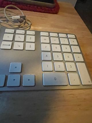Teclado Apple con cable USB y numérico