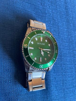 Reloj Skyline Esfera Verde Plateado