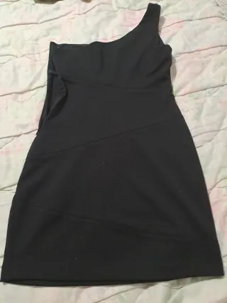 Vestido negro fiesta asimétrico
