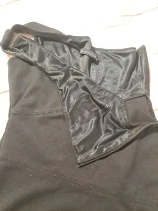 Vestido negro fiesta asimétrico