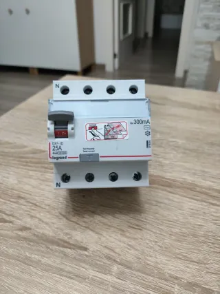 Legrand DX3-ID Diferencial 25A 300mA