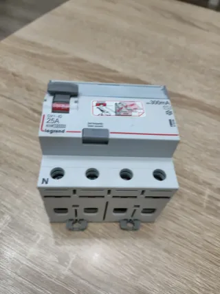 Legrand DX3-ID Diferencial 25A 300mA