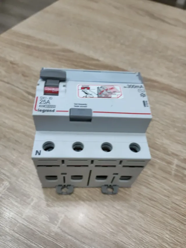 Legrand DX3-ID Diferencial 25A 300mA