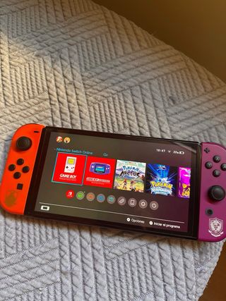 Nintendo Switch OLED Edición Pokémon Escarlata