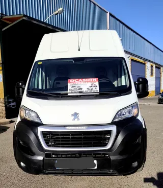 Peugeot Boxer L3H3 con  plataforma elevadora 