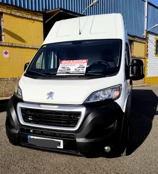 Peugeot Boxer L3H3 con  plataforma elevadora 