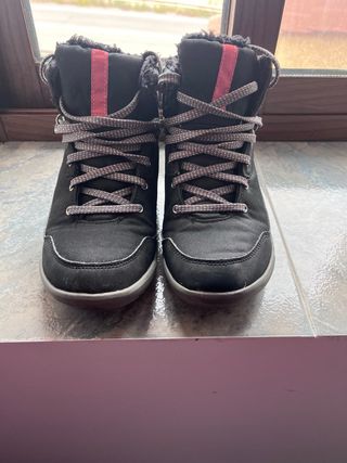 Botas Quechua Talla 37 Negras y Rojas