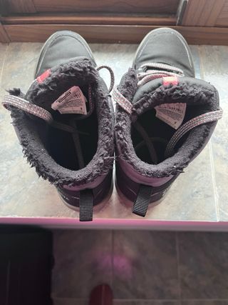 Botas Quechua Talla 37 Negras y Rojas