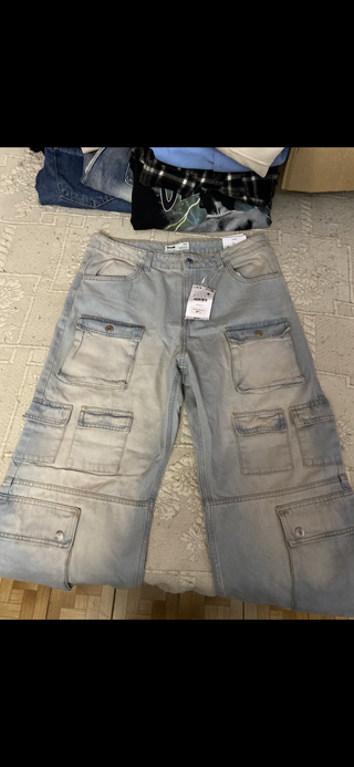 Pantalon multipocket a estrenar