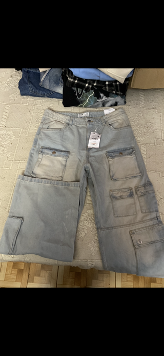 Pantalon multipocket a estrenar