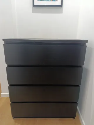 Cómoda Ikea MALM 4 cajones negra