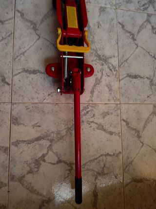 Gato hidráulico rojo