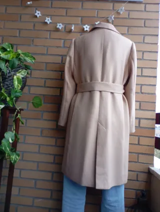 Abrigo Zara Beige con Cinturón