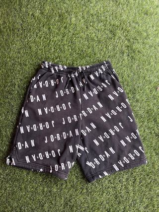 Pantalón corto Jordan negro estampado