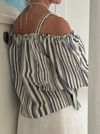 Blusa tirantes hombros descubiertos rayas