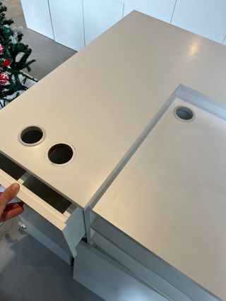 Mostrador de caja blanco en perfectas condiciones