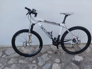 Bicicleta de Montaña Focus Blanca