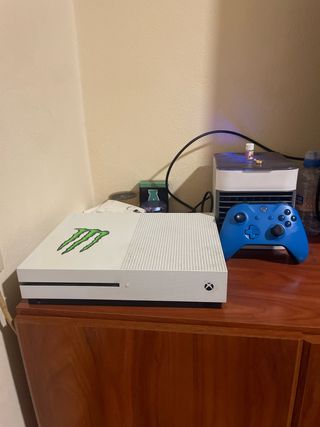 Xbox One S + Mando Azul