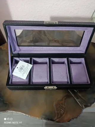 Organizador de relojes negro y morado