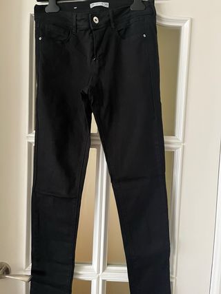 Pantalón vaquero negro skinny talla 36