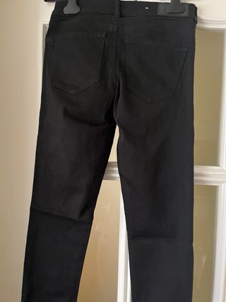 Pantalón vaquero negro skinny talla 36