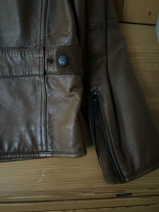 Chaqueta de cuero marrón