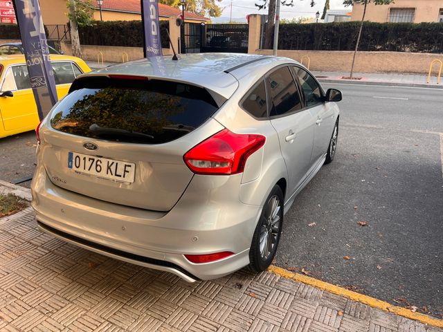 Ford Focus 2018  ST LINE  1.5  TDCI  120 CV   DIES