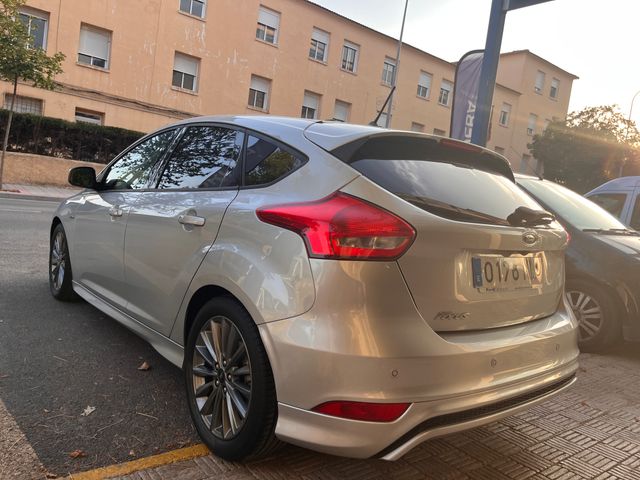 Ford Focus 2018  ST LINE  1.5  TDCI  120 CV   DIES