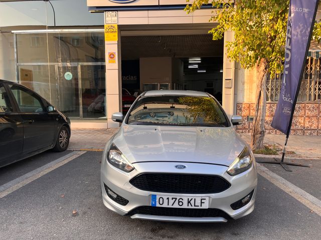 Ford Focus 2018  ST LINE  1.5  TDCI  120 CV   DIES