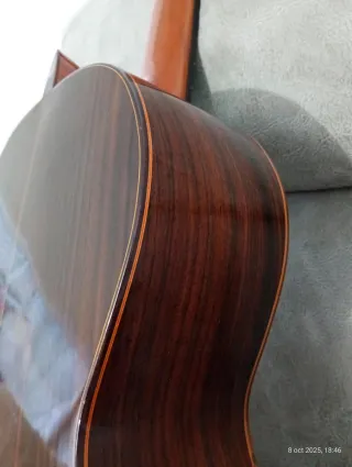 Guitarra Flamenca maciza completamente 